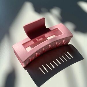 Velvet Claws Hair Clip The Jada in Candy Pink Speckle, w/ Velvet Travel Bag 🎀